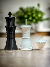 King & Queen Chess Salt & Pepper Mill Set